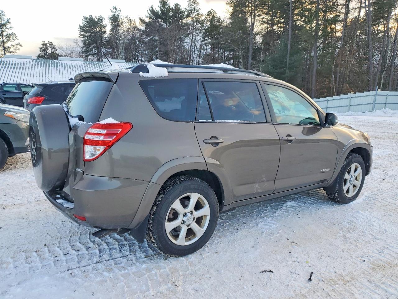 2010 TOYOTA RAV4 LIMITED photo 3