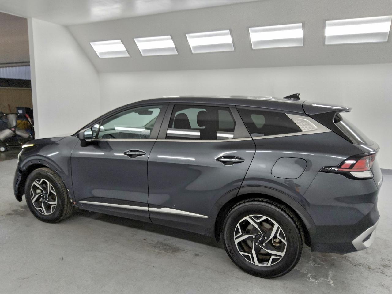2023 KIA SPORTAGE LX photo 2