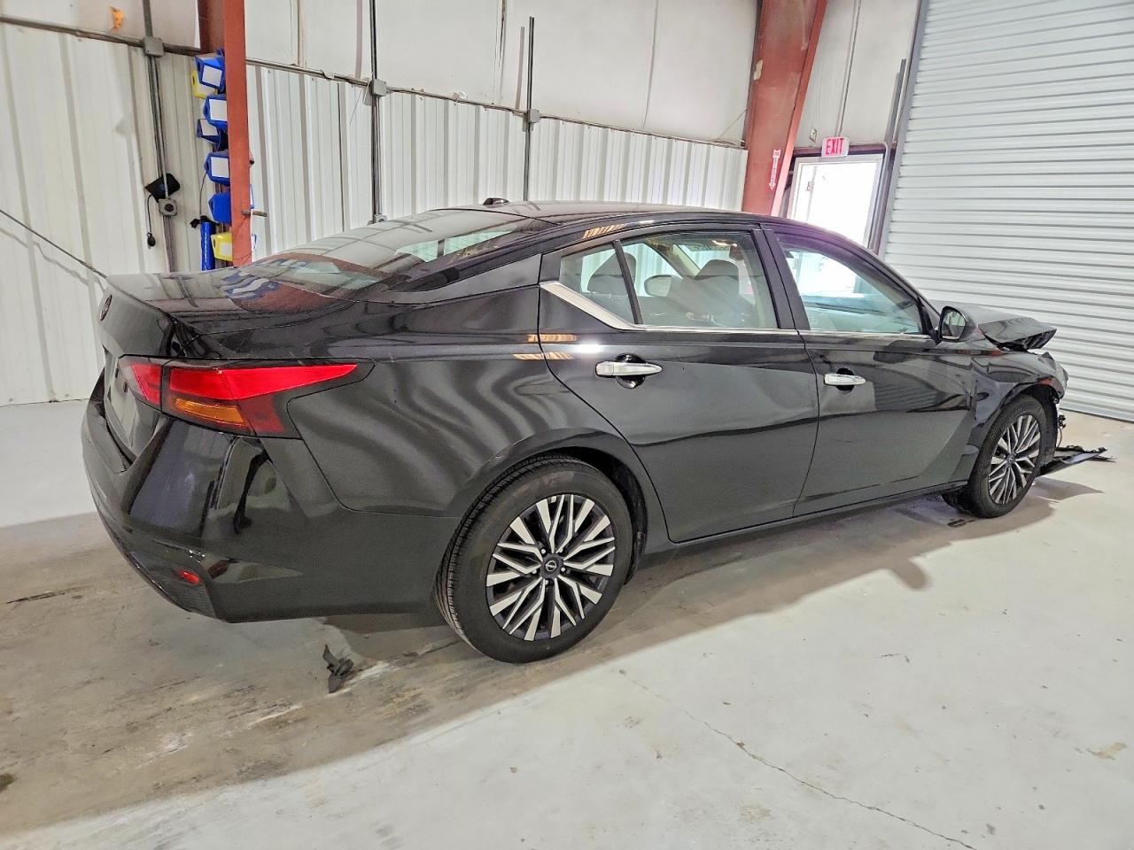 2025 NISSAN ALTIMA SV photo 3