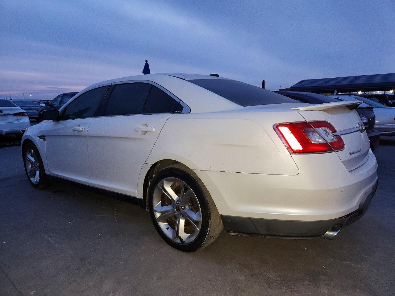 2011 FORD TAURUS SHO photo 2