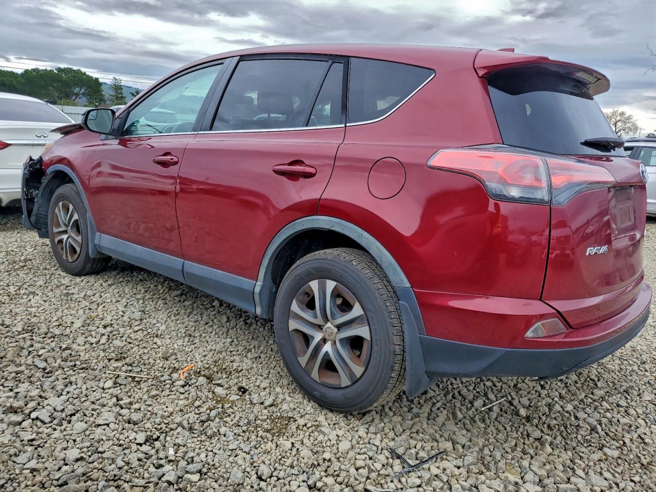 2018 TOYOTA RAV4 LE photo 2