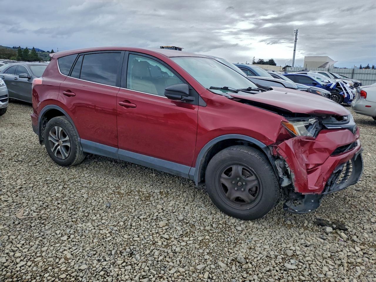 2018 TOYOTA RAV4 LE photo 4