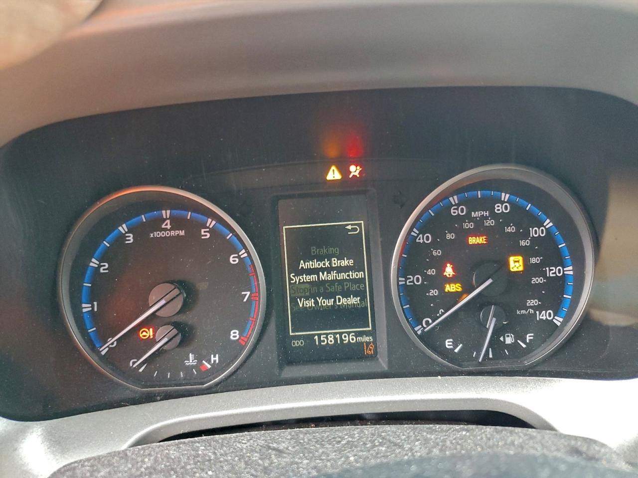 2018 TOYOTA RAV4 LE photo 9