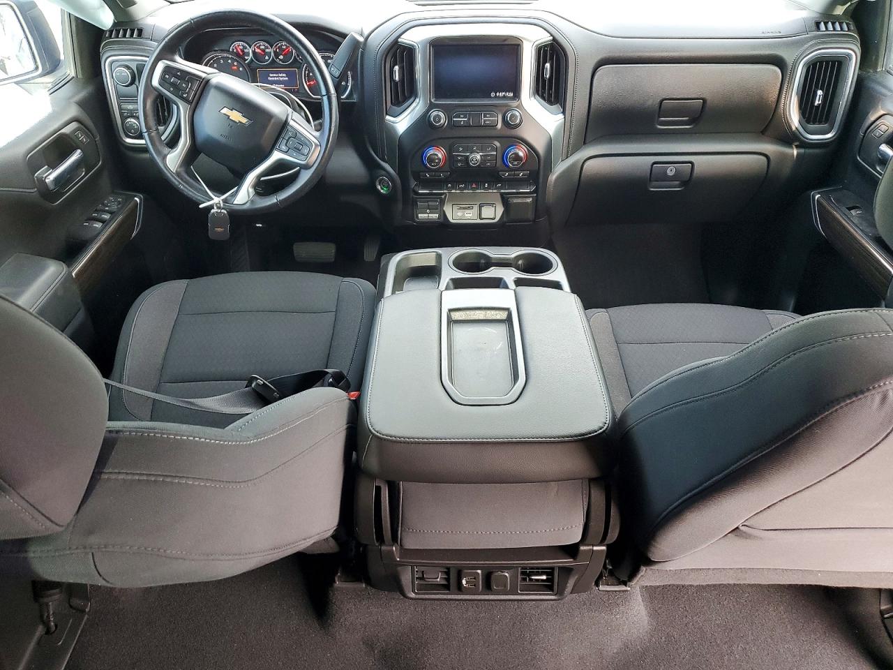 2020 CHEVROLET SILVERADO C1500 LT photo 8