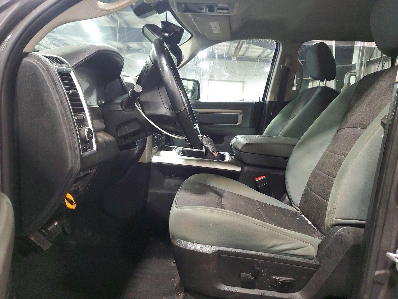 2018 RAM 1500 SLT photo 19