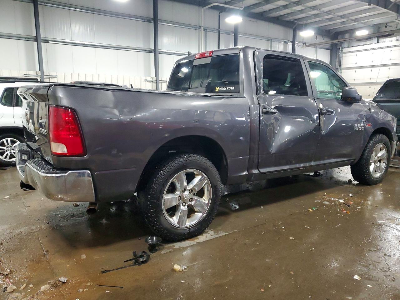 2018 RAM 1500 SLT photo 7