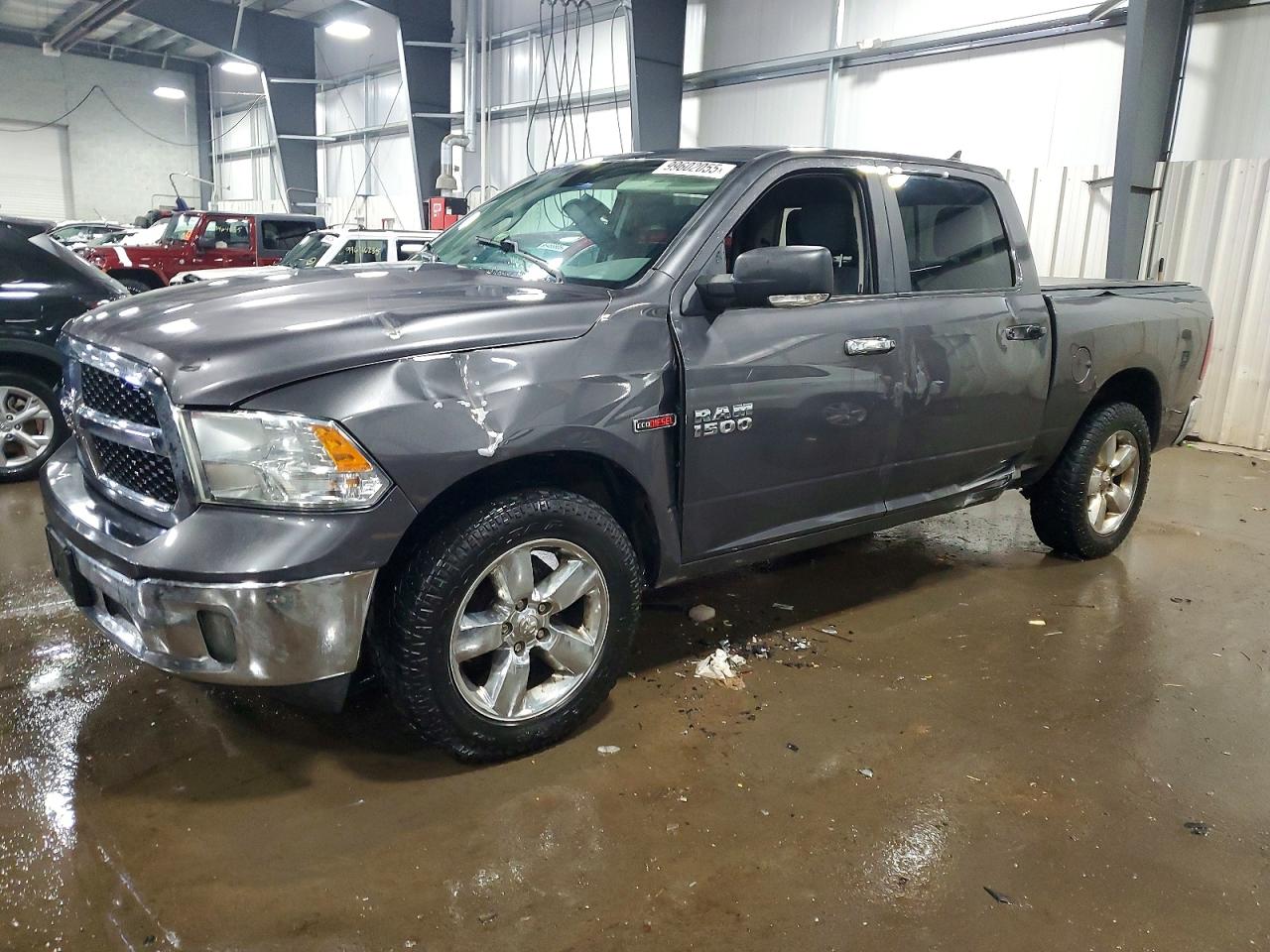 2018 RAM 1500 SLT photo 2