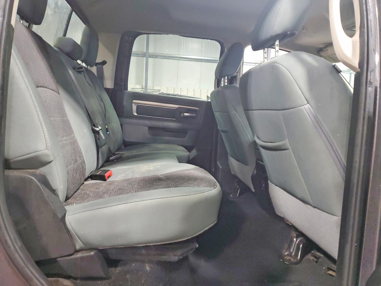 2018 RAM 1500 SLT photo 28