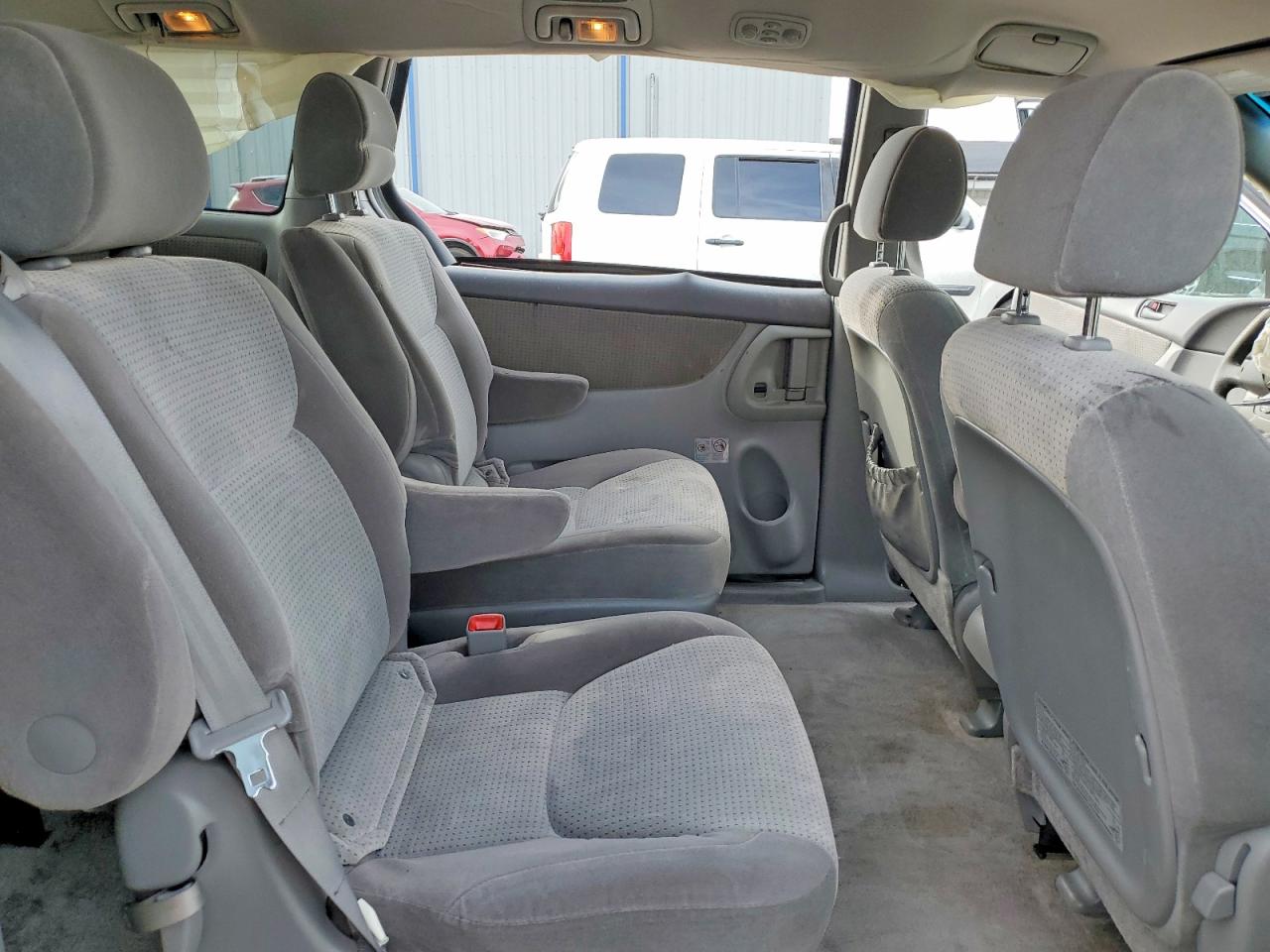 2008 TOYOTA SIENNA CE photo 11