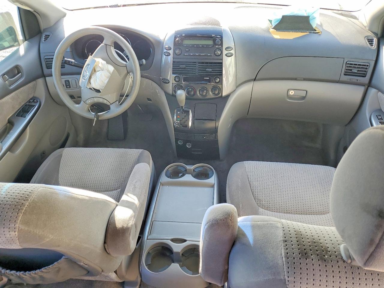 2008 TOYOTA SIENNA CE photo 8