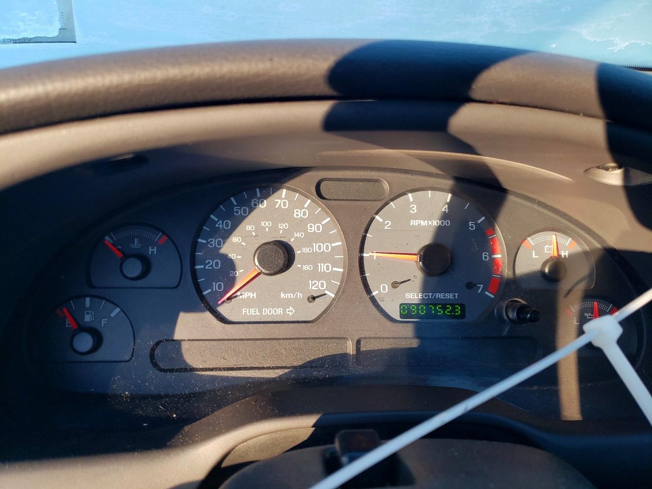 2004 FORD MUSTANG photo 9