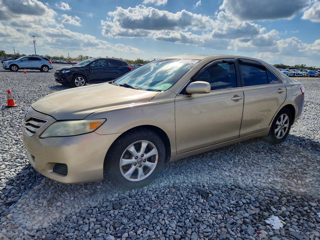 2011 TOYOTA CAMRY