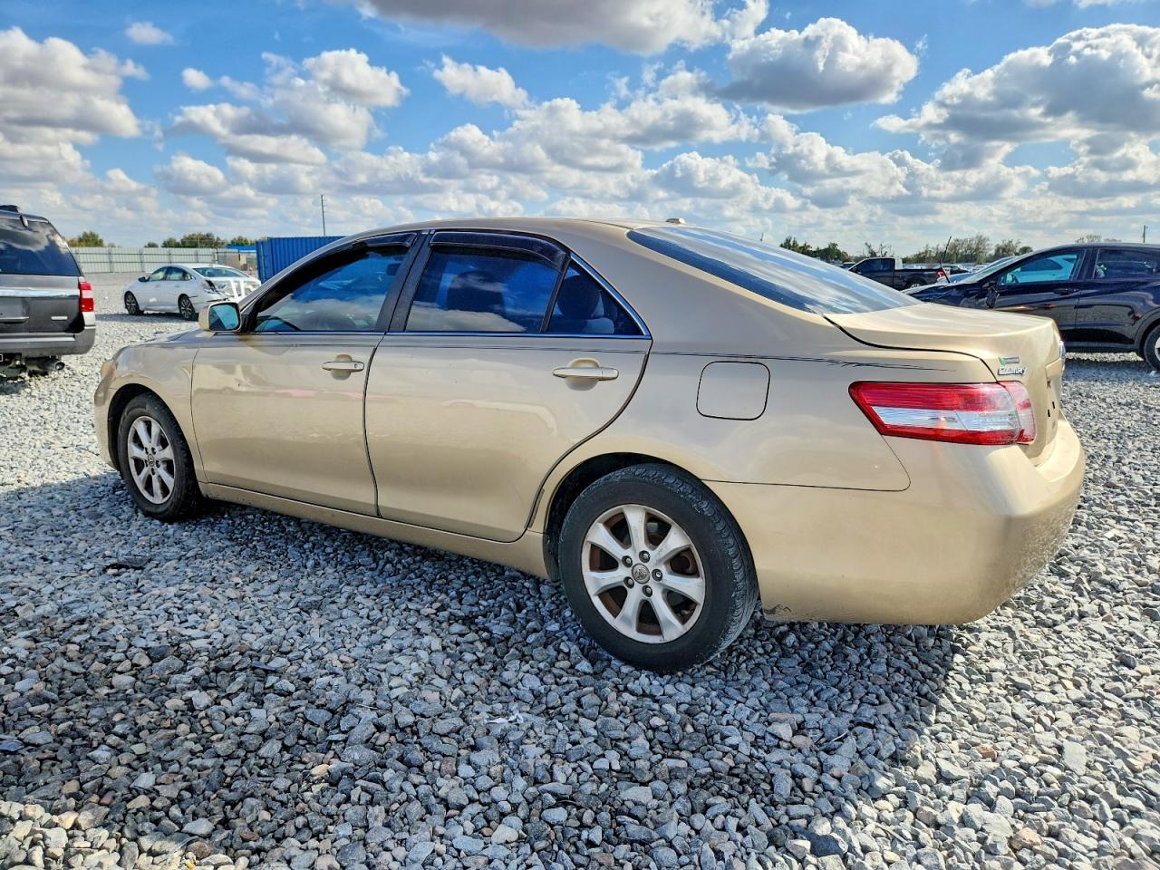 2011 TOYOTA CAMRY BASE photo 2
