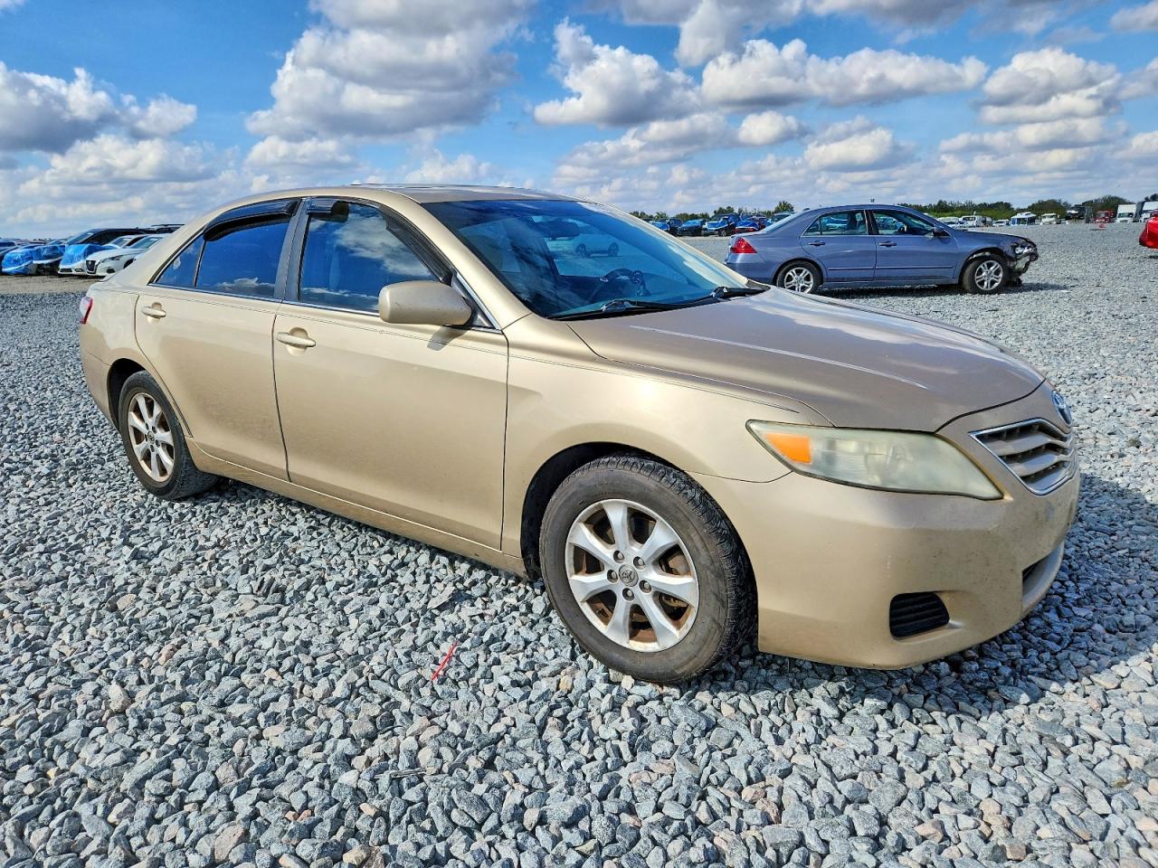 2011 TOYOTA CAMRY BASE photo 4