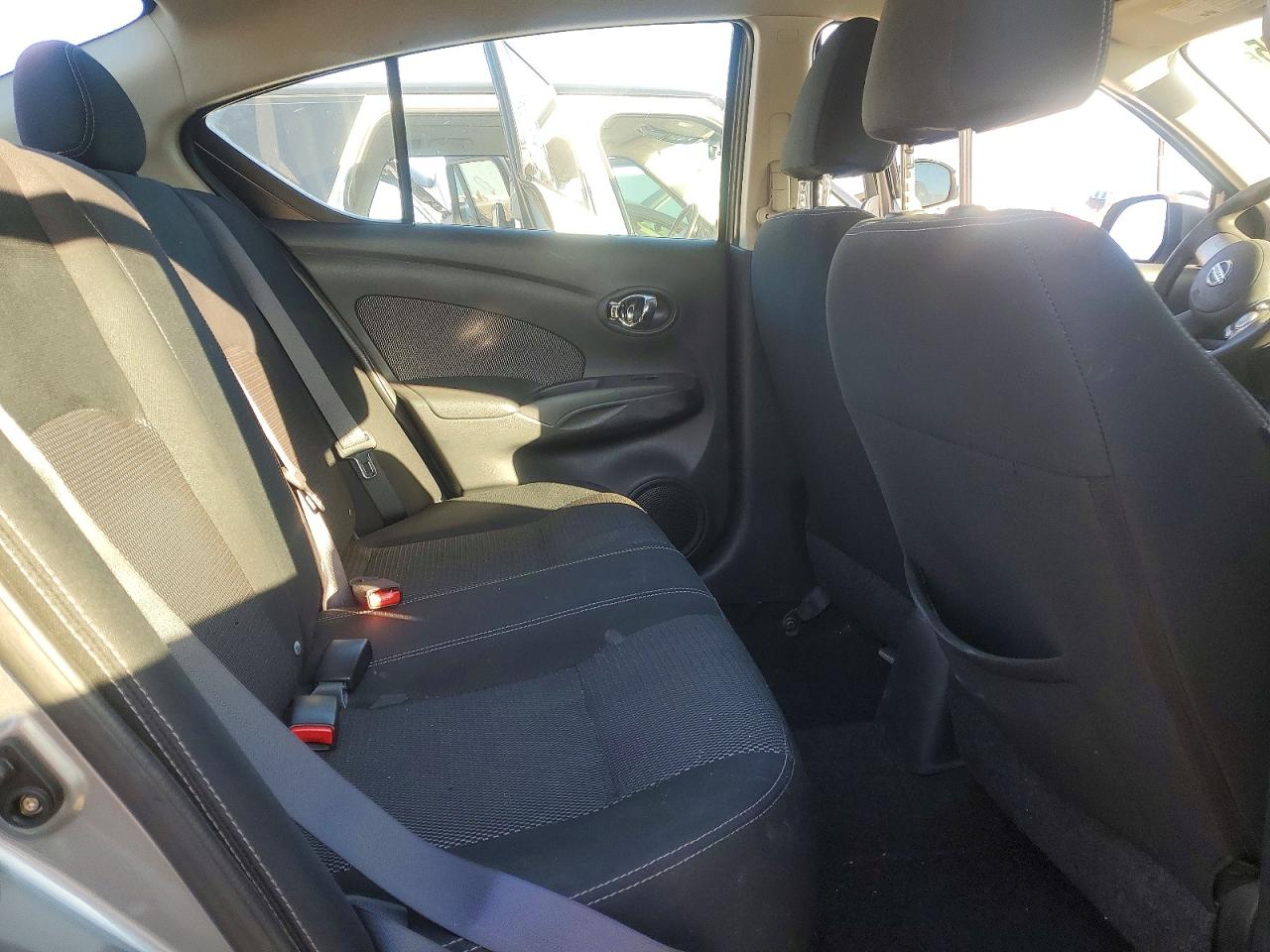2014 NISSAN VERSA S photo 10