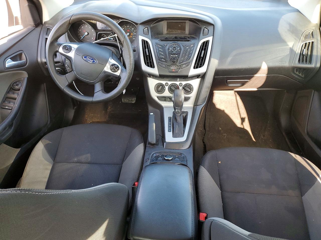 2014 FORD FOCUS SE photo 8