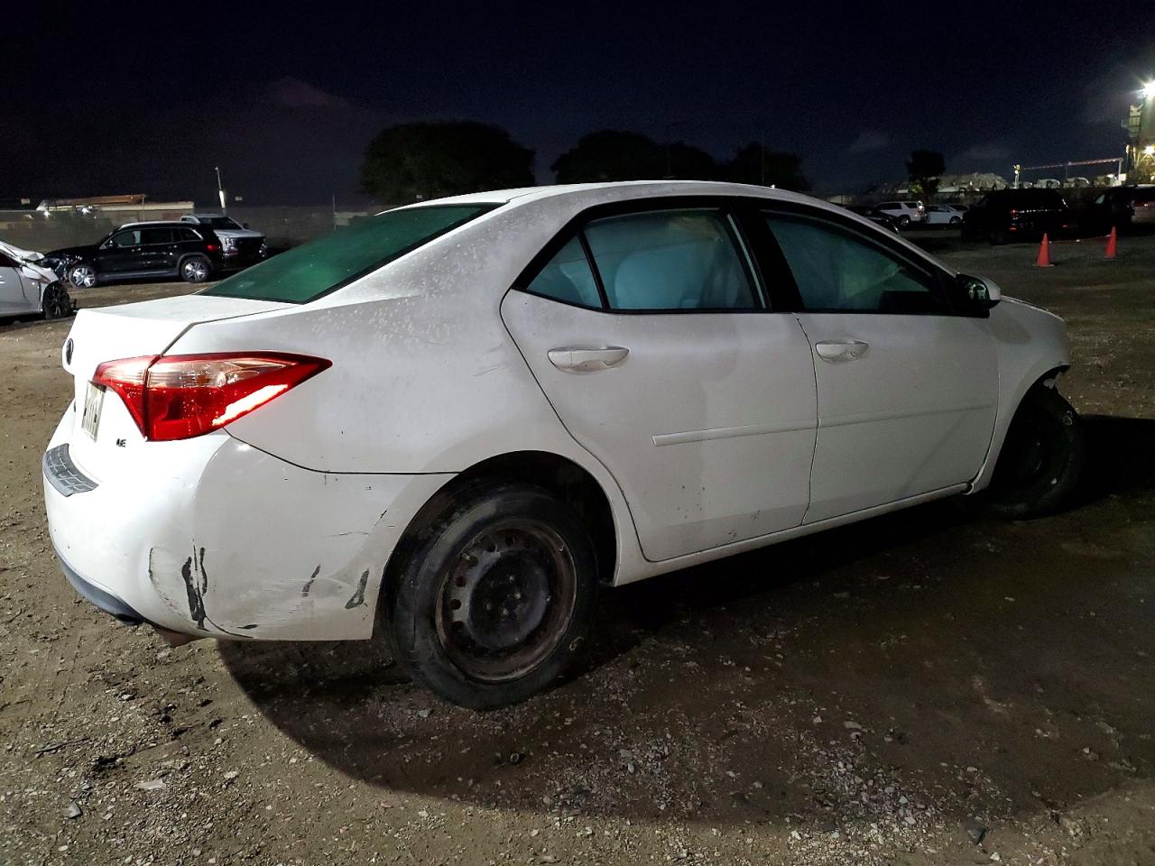 2018 TOYOTA COROLLA L photo 3