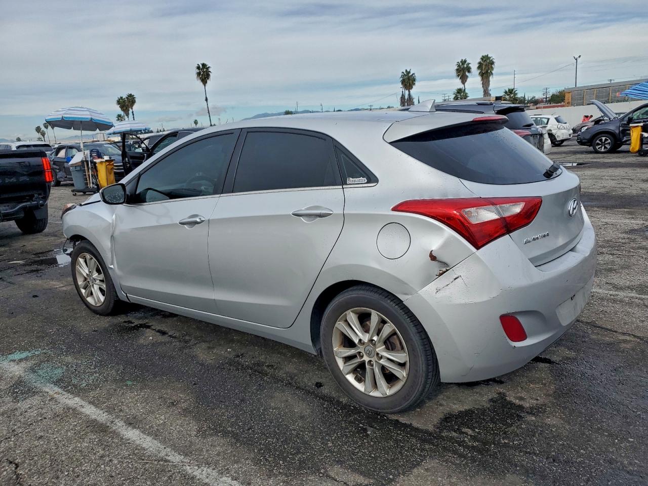 2013 HYUNDAI ELANTRA GT photo 2