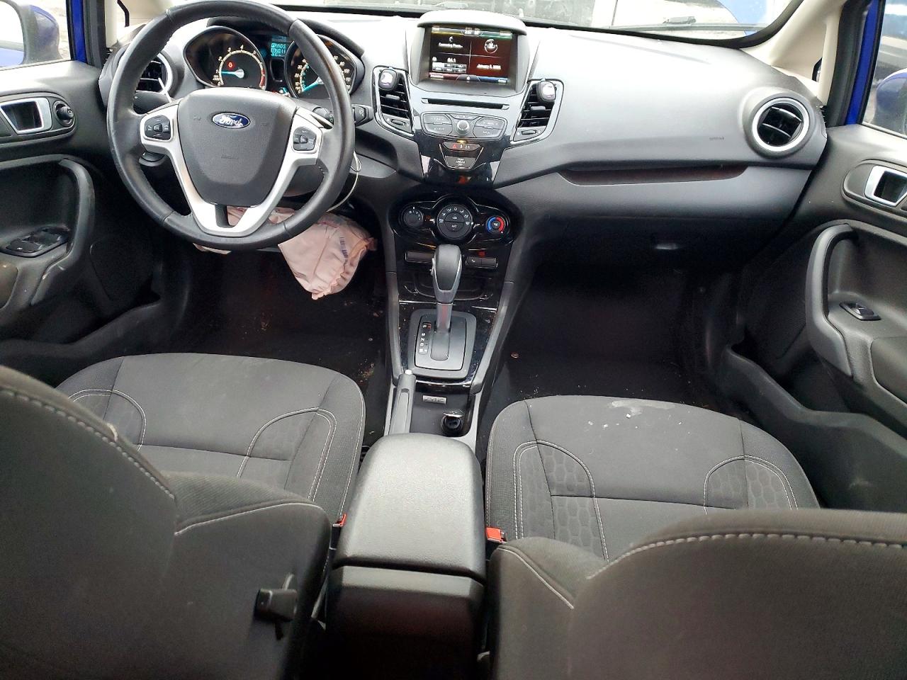 2015 FORD FIESTA SE photo 8