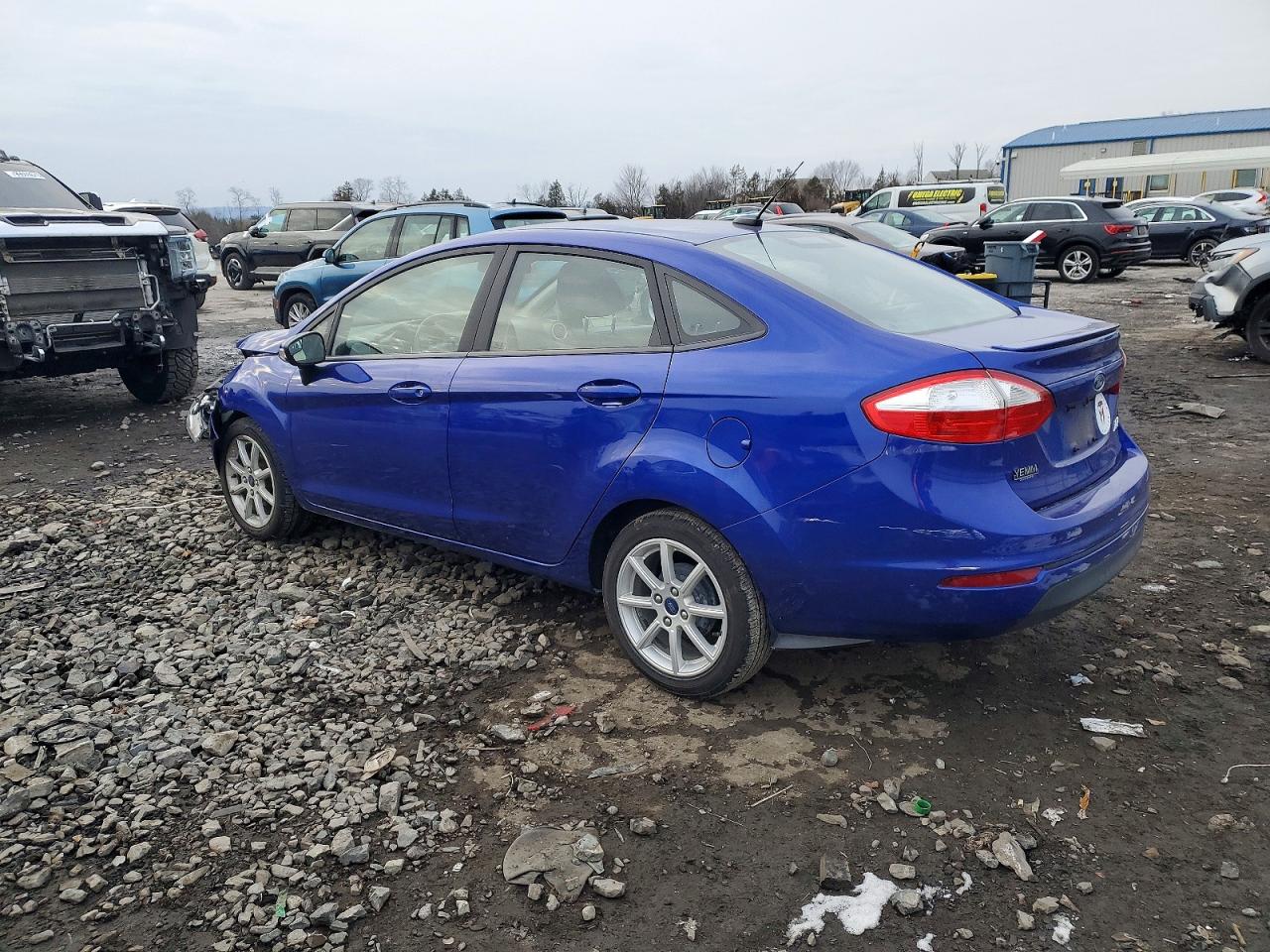 2015 FORD FIESTA SE photo 2