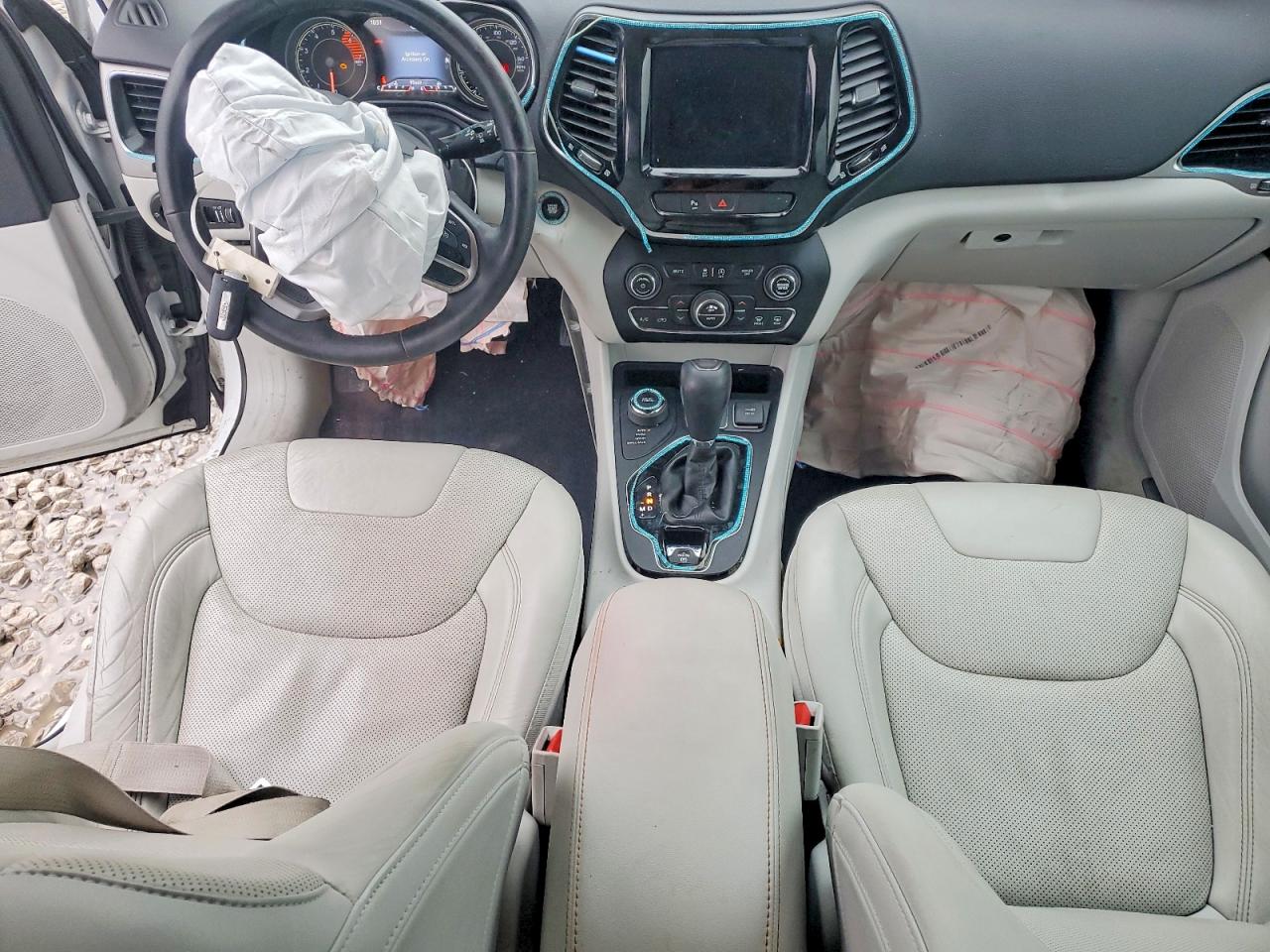 2019 JEEP CHEROKEE LIMITED photo 8