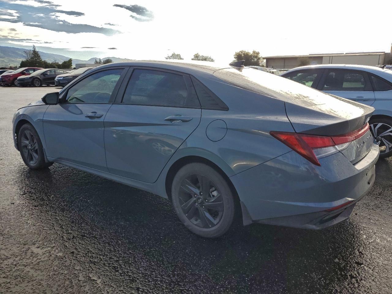 2022 HYUNDAI ELANTRA SEL photo 2