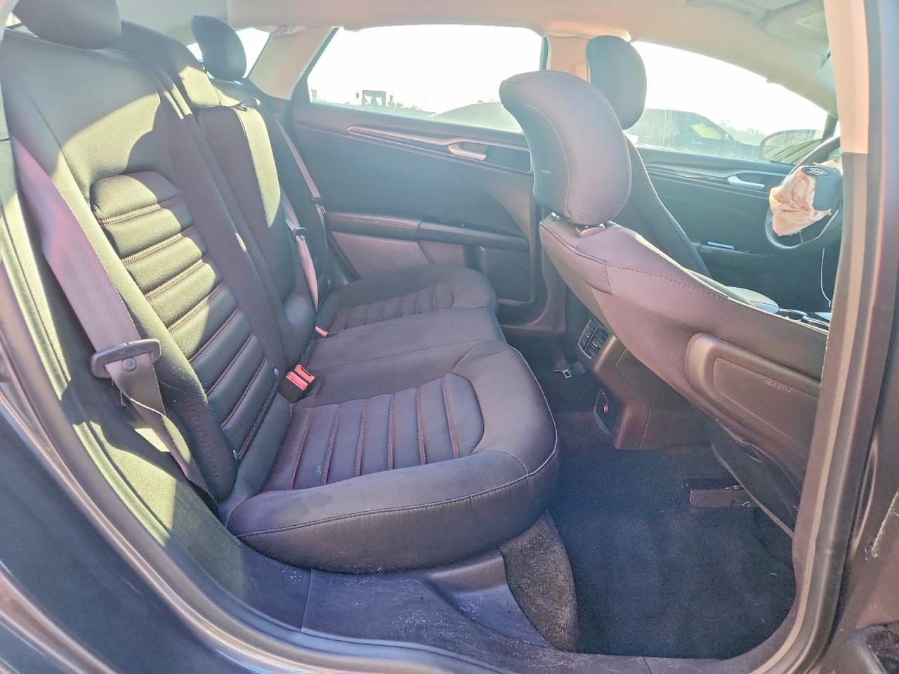 2016 FORD FUSION SE photo 10