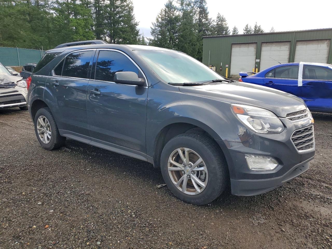 2017 CHEVROLET EQUINOX LT photo 4