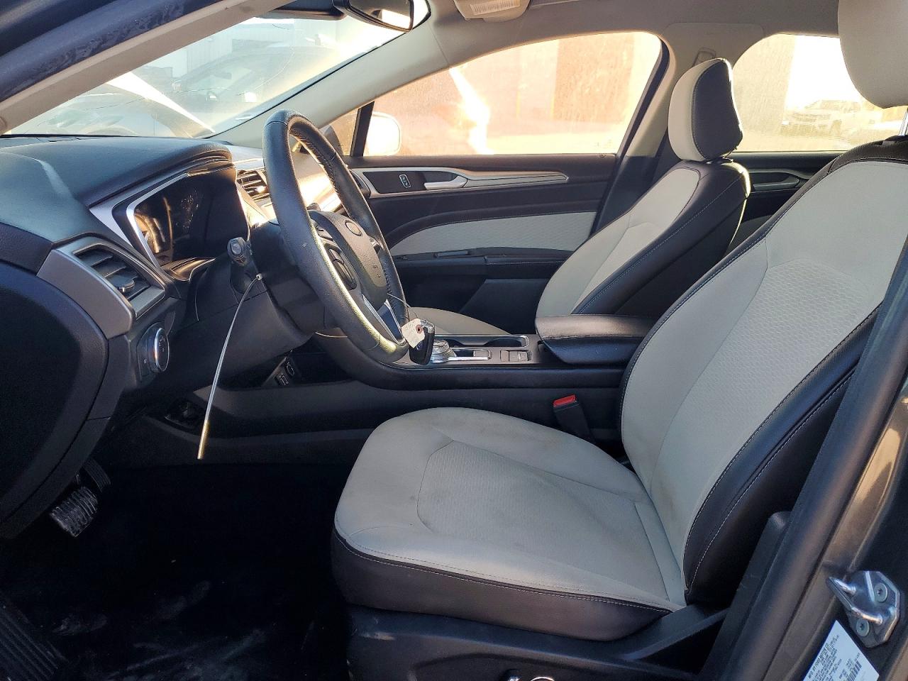 2020 FORD FUSION SE photo 7