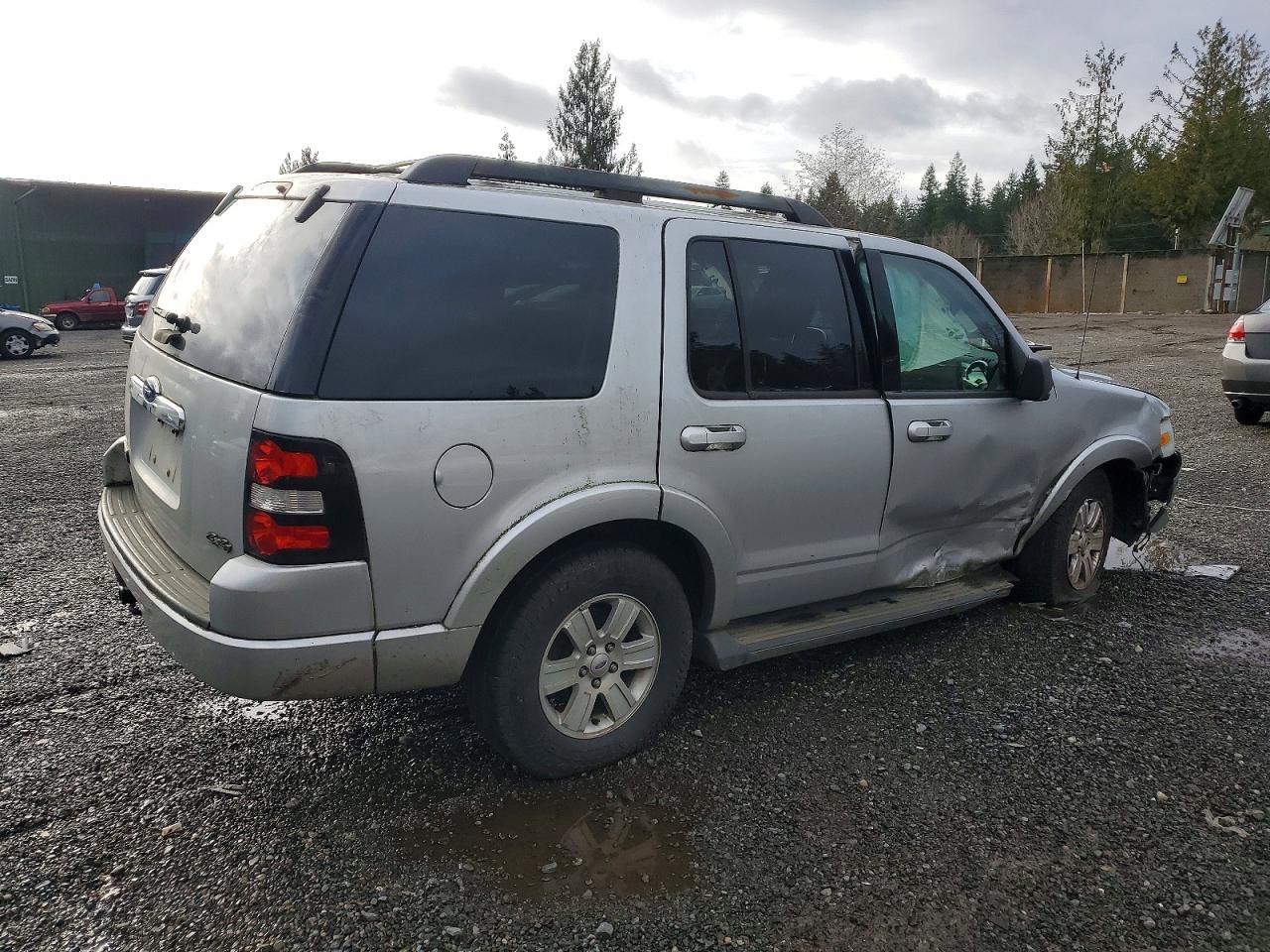 2009 FORD EXPLORER XLT photo 3