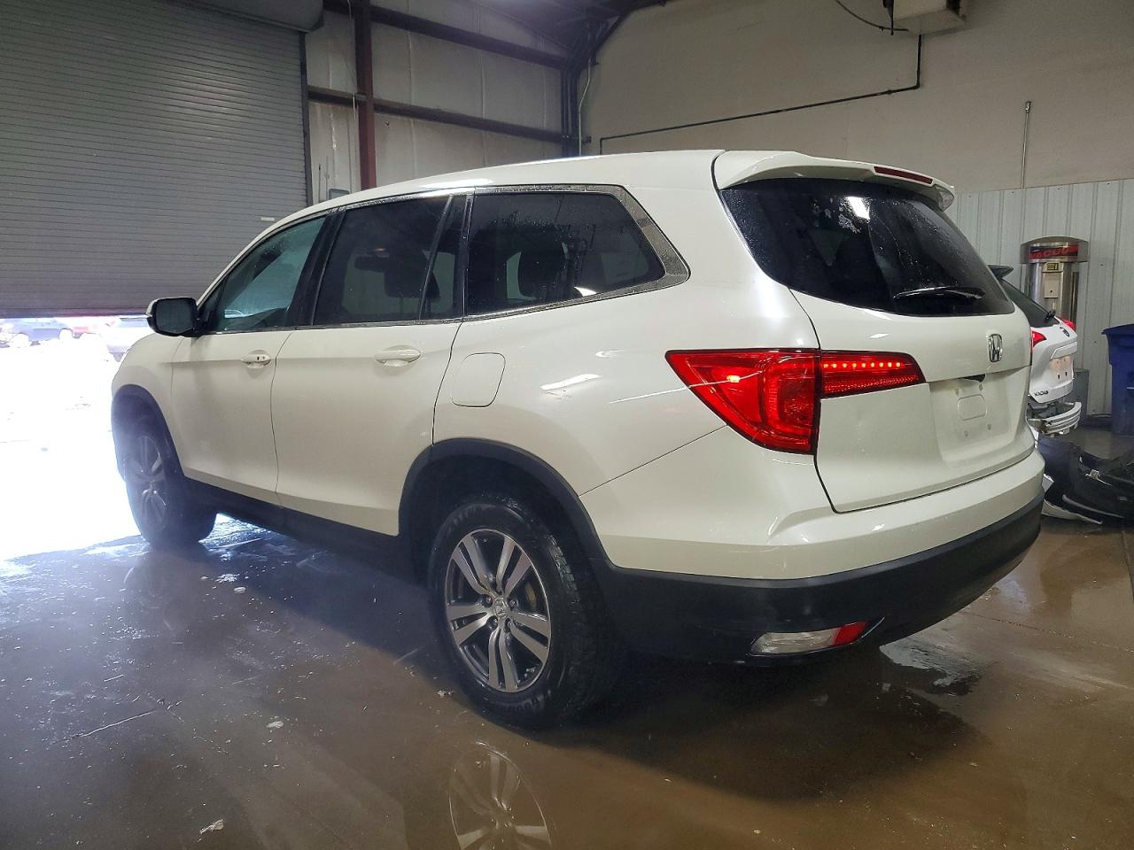 2016 HONDA PILOT EXLN photo 2