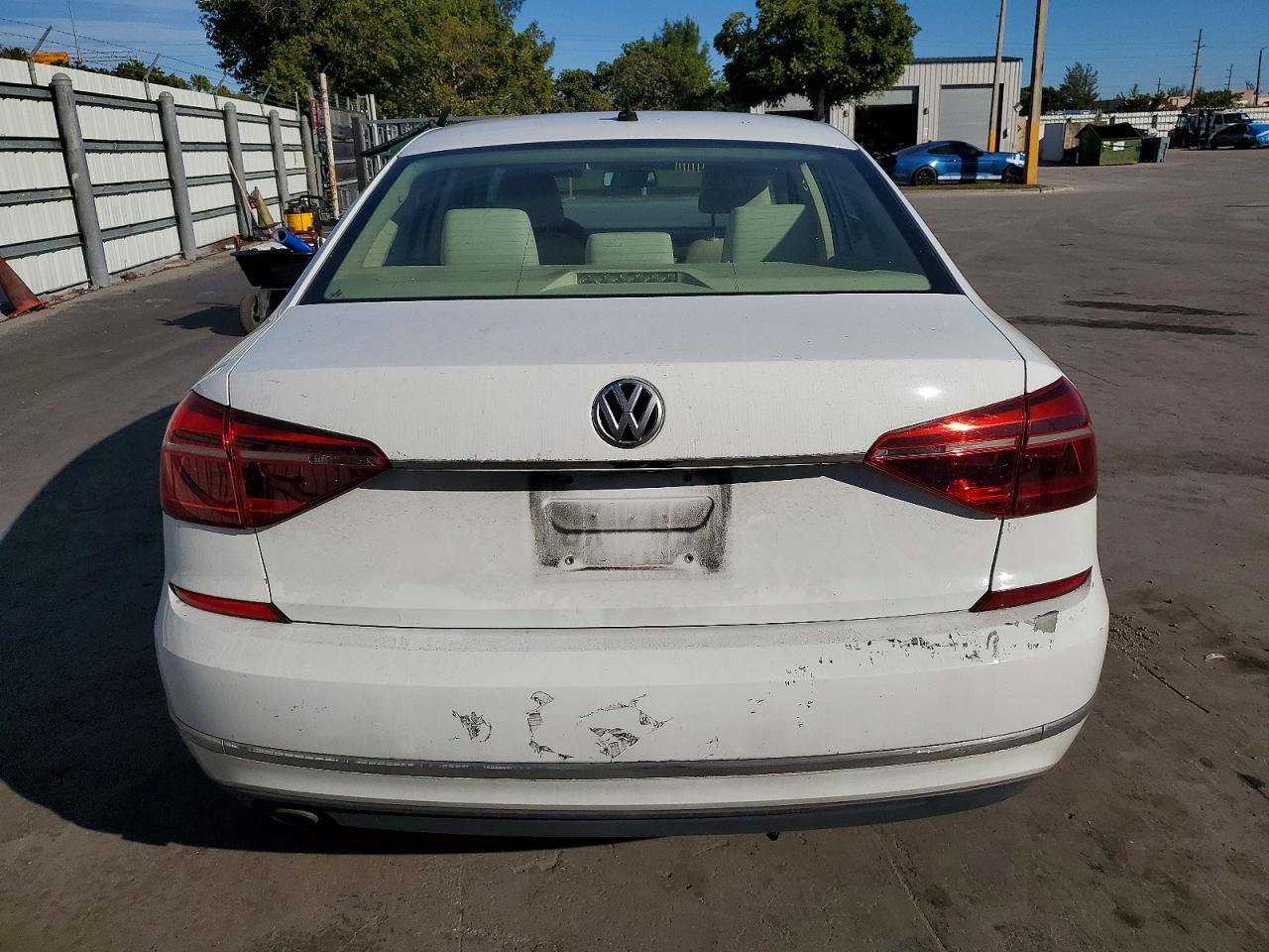 2017 VOLKSWAGEN PASSAT S photo 6