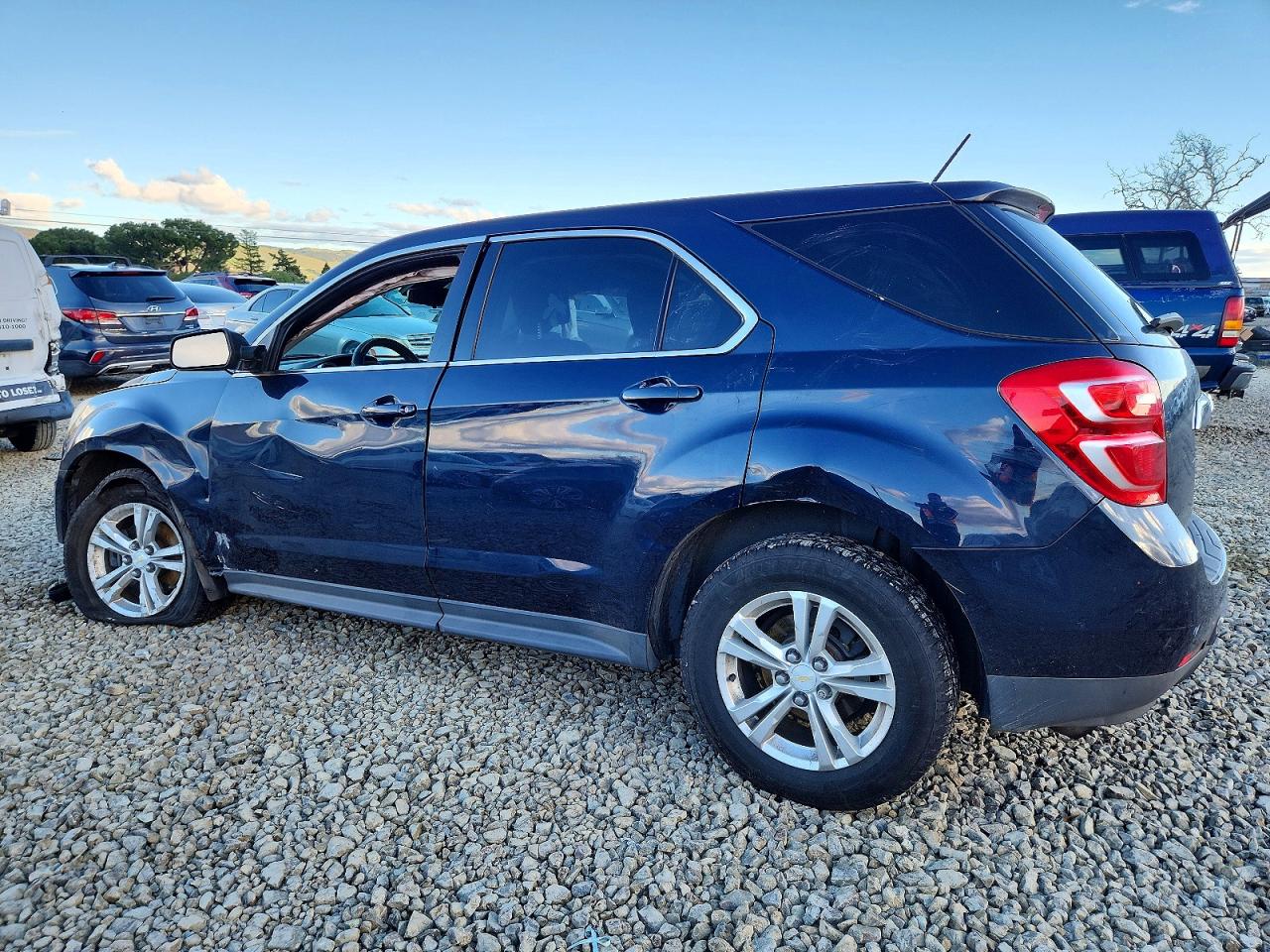 2016 CHEVROLET EQUINOX LS photo 2