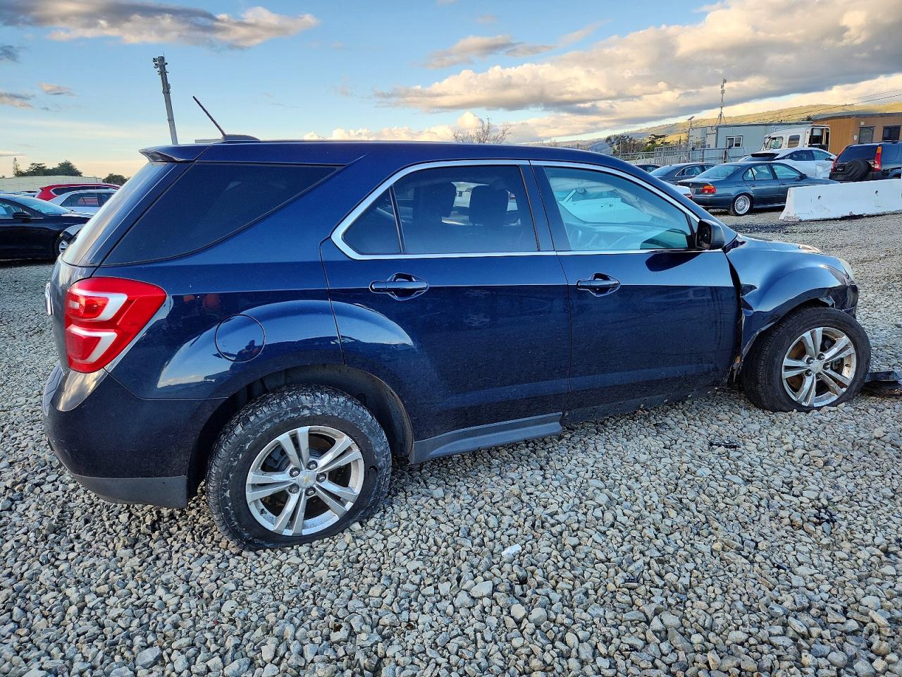 2016 CHEVROLET EQUINOX LS photo 3