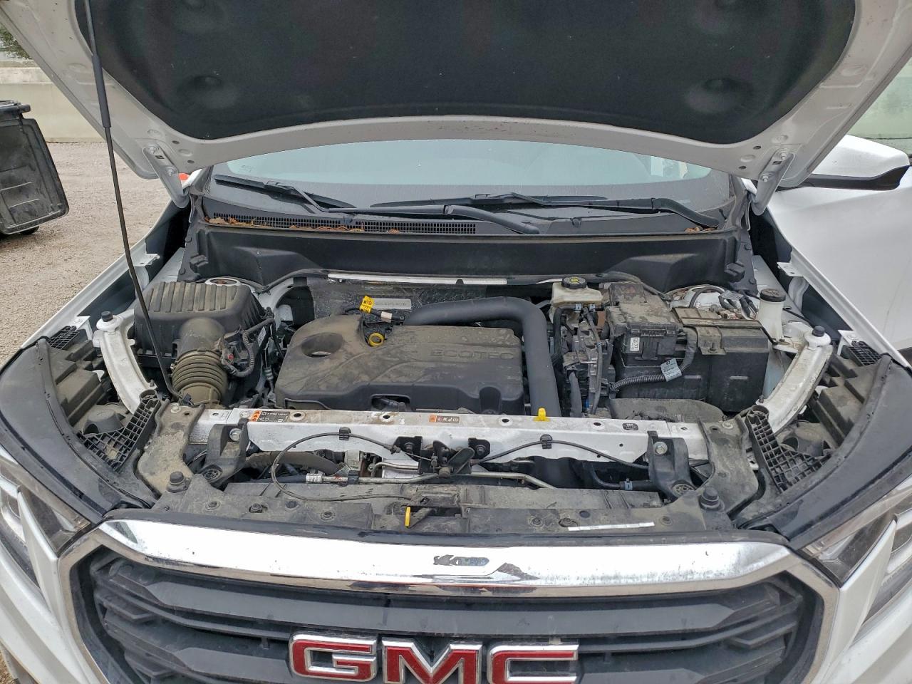2024 GMC TERRAIN SLE photo 12