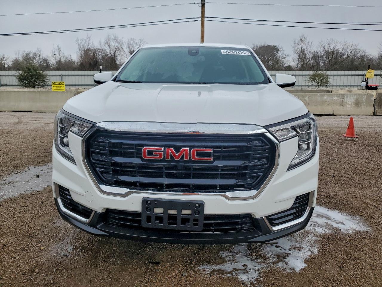 2024 GMC TERRAIN SLE photo 5
