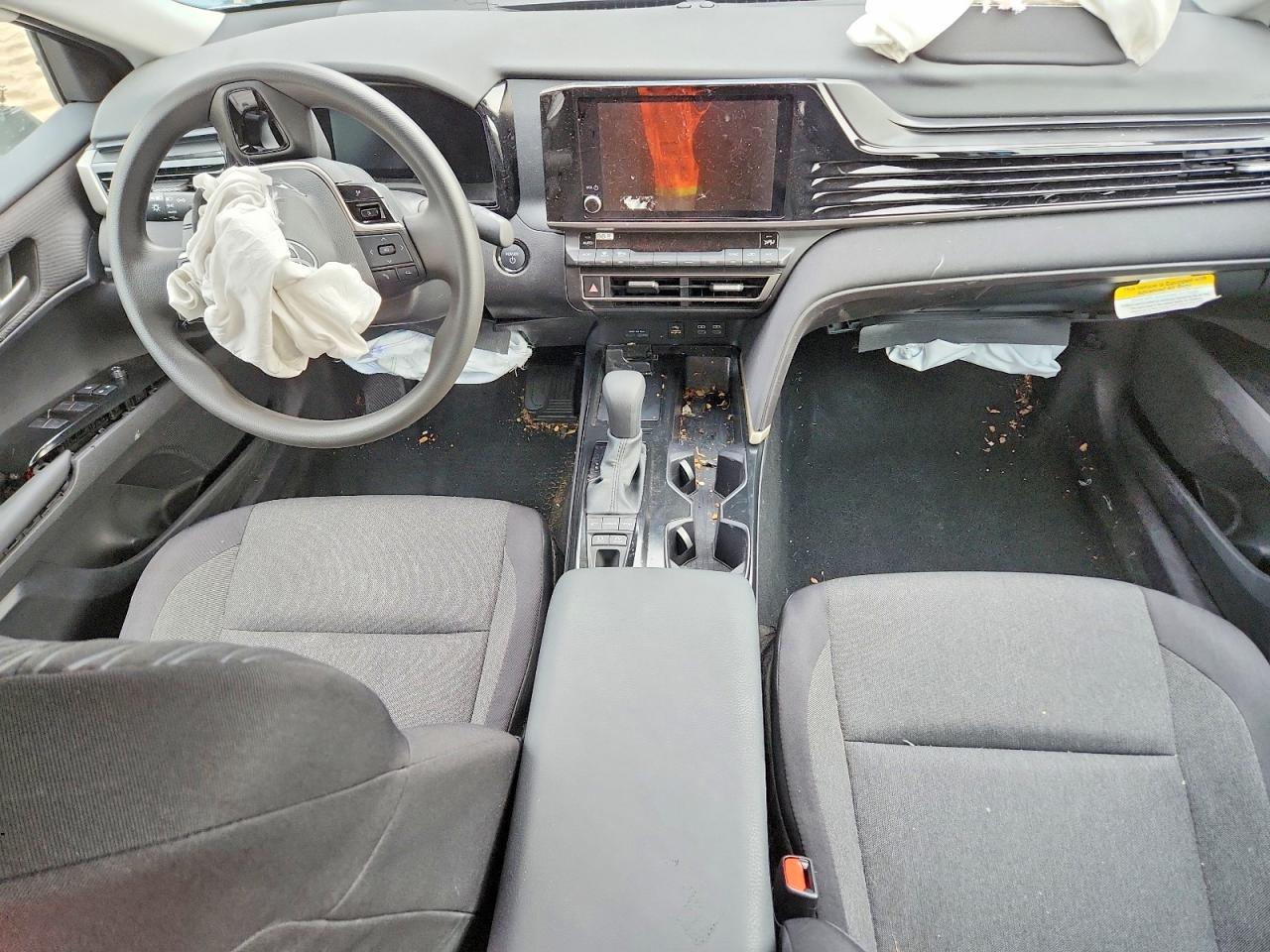 2025 TOYOTA CAMRY XSE photo 8