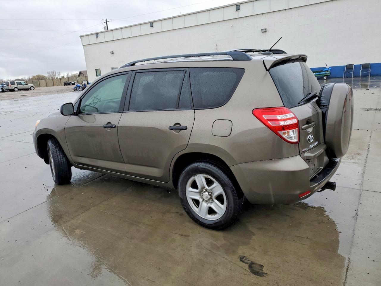 2009 TOYOTA RAV4 photo 2
