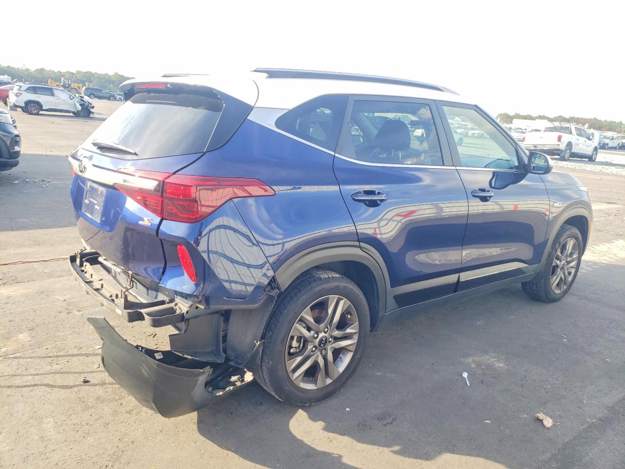 2021 KIA SELTOS S photo 3