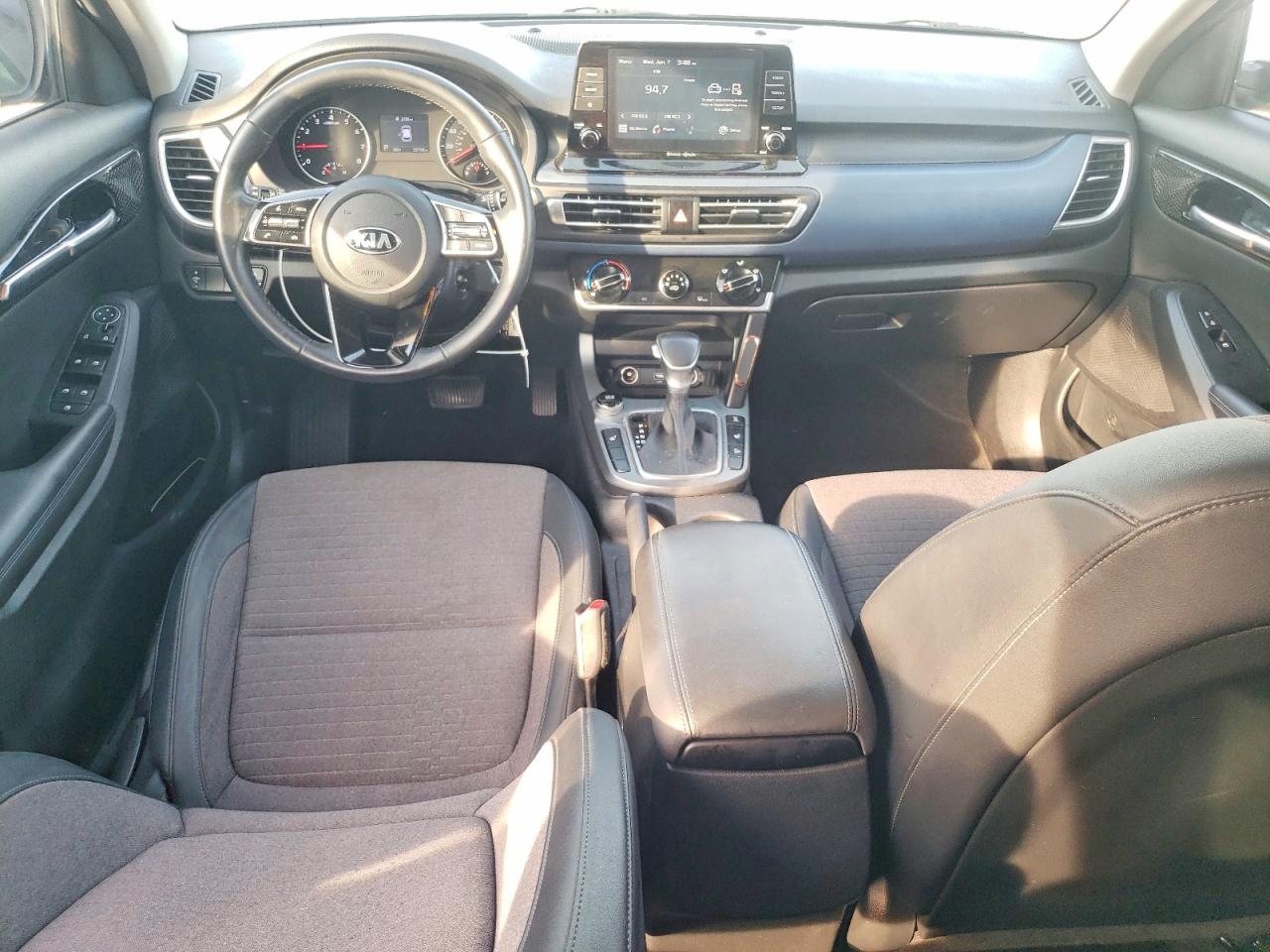 2021 KIA SELTOS S photo 8