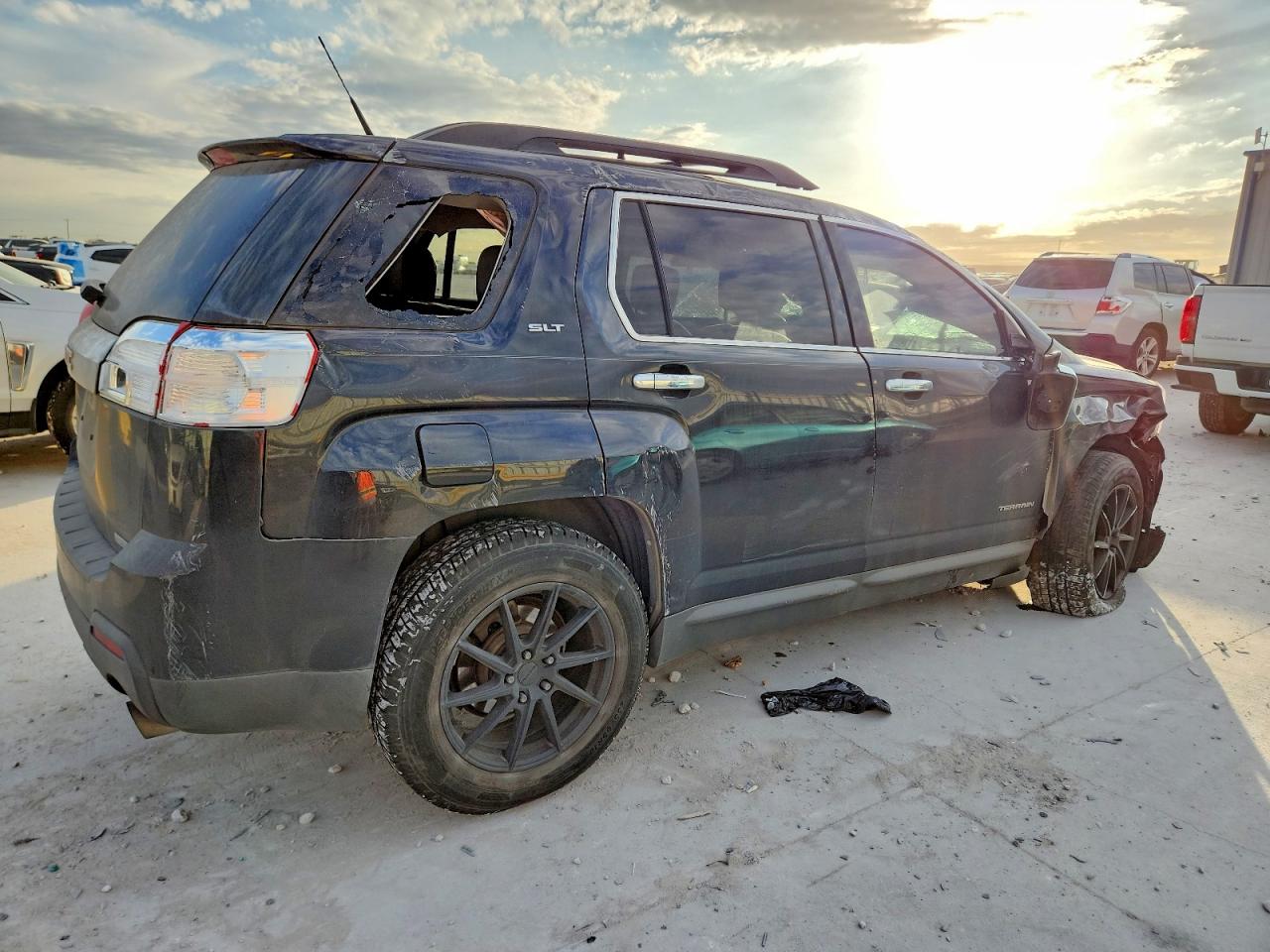 2012 GMC TERRAIN SLT photo 3