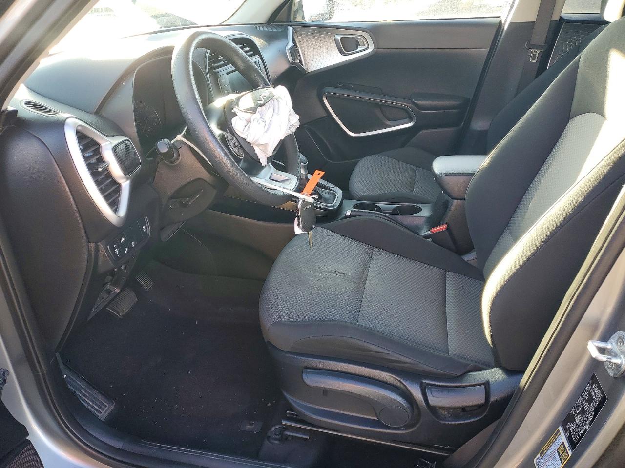 2022 KIA SOUL LX photo 7