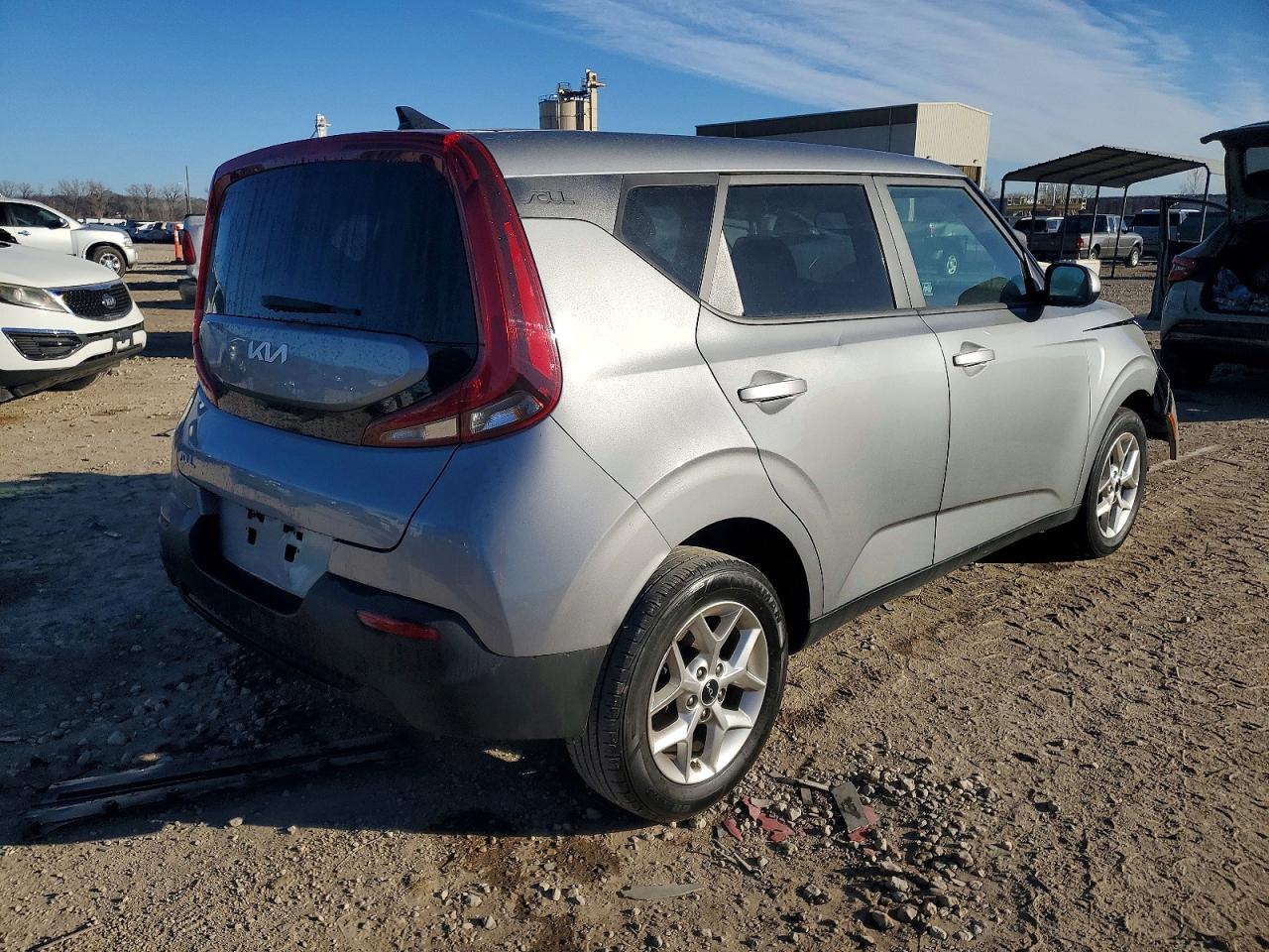 2022 KIA SOUL LX photo 3
