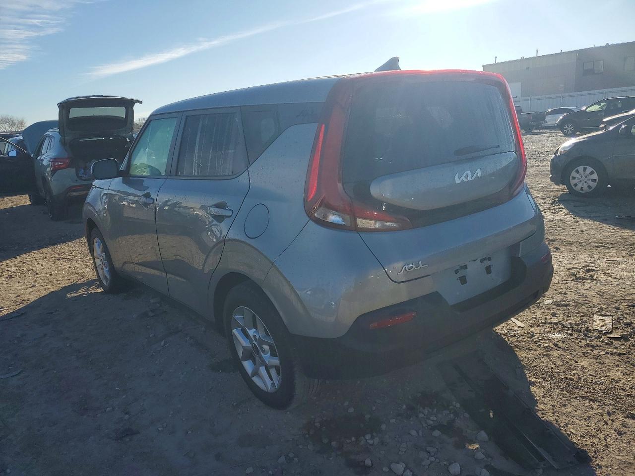 2022 KIA SOUL LX photo 2