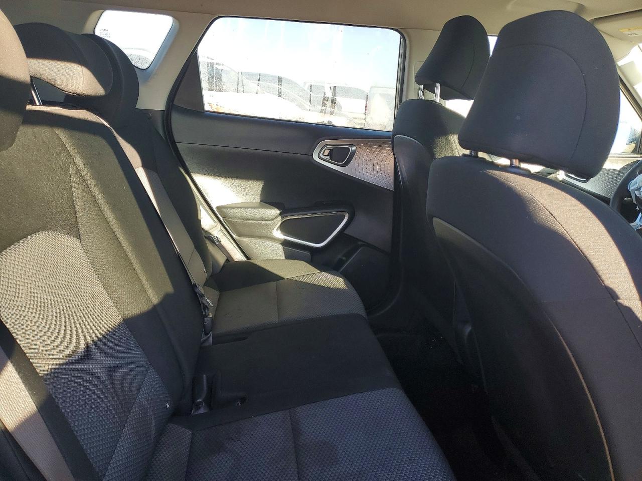 2022 KIA SOUL LX photo 10