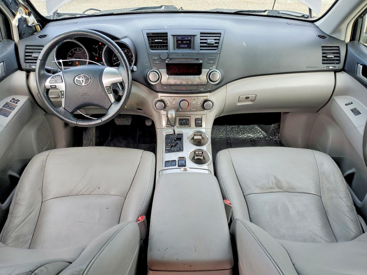2012 TOYOTA HIGHLANDER BASE photo 8