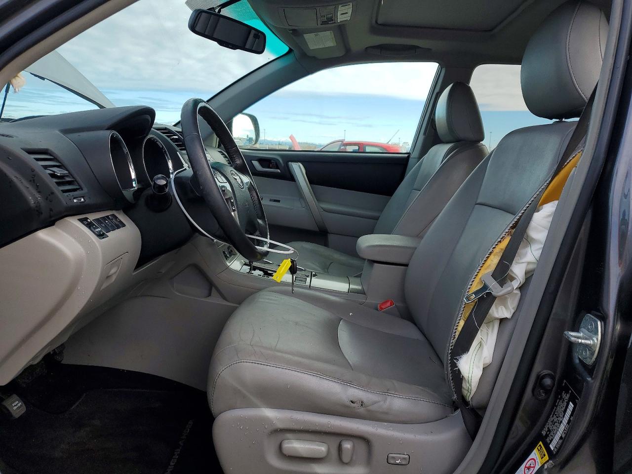 2012 TOYOTA HIGHLANDER BASE photo 7