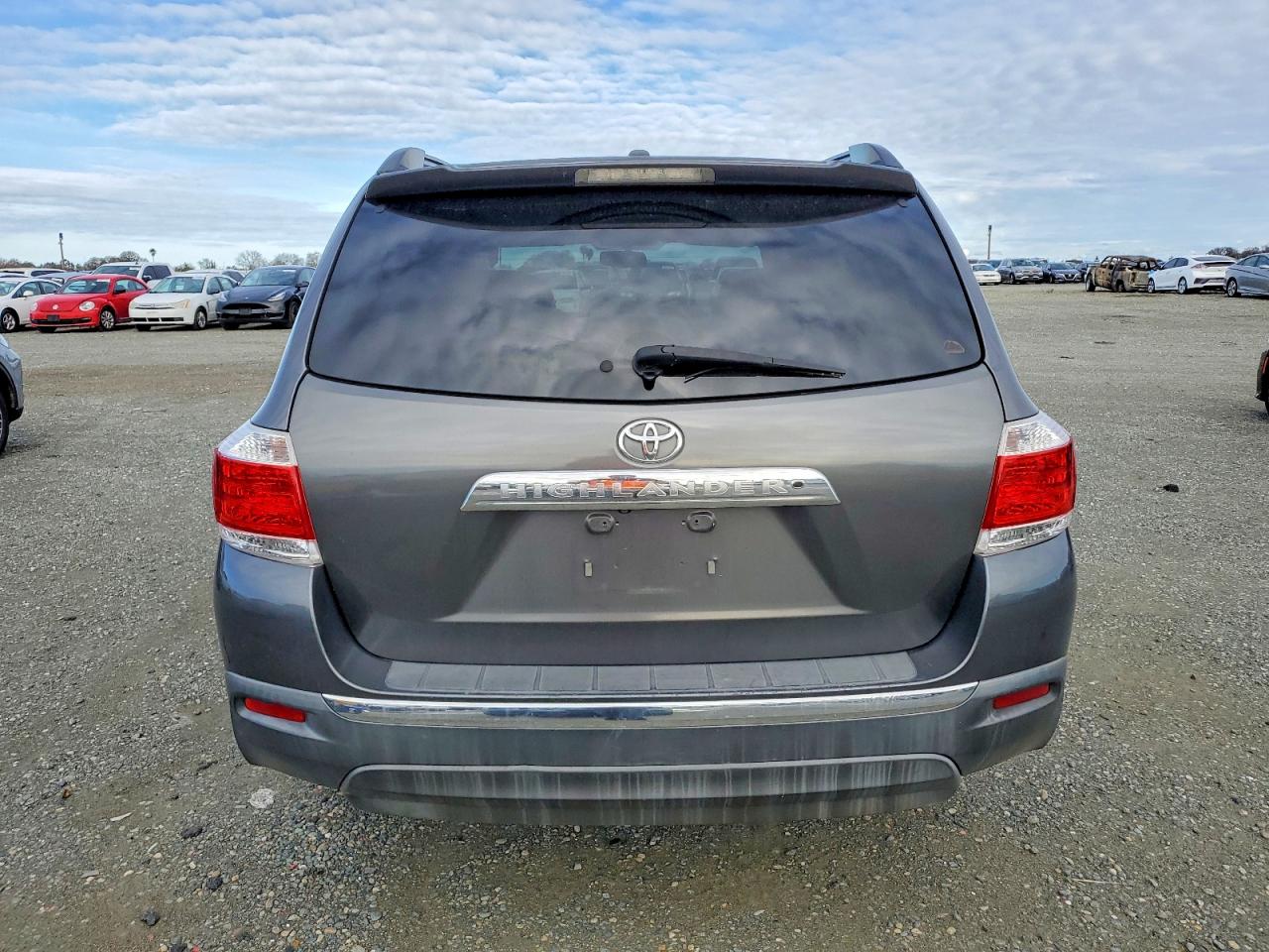 2012 TOYOTA HIGHLANDER BASE photo 6