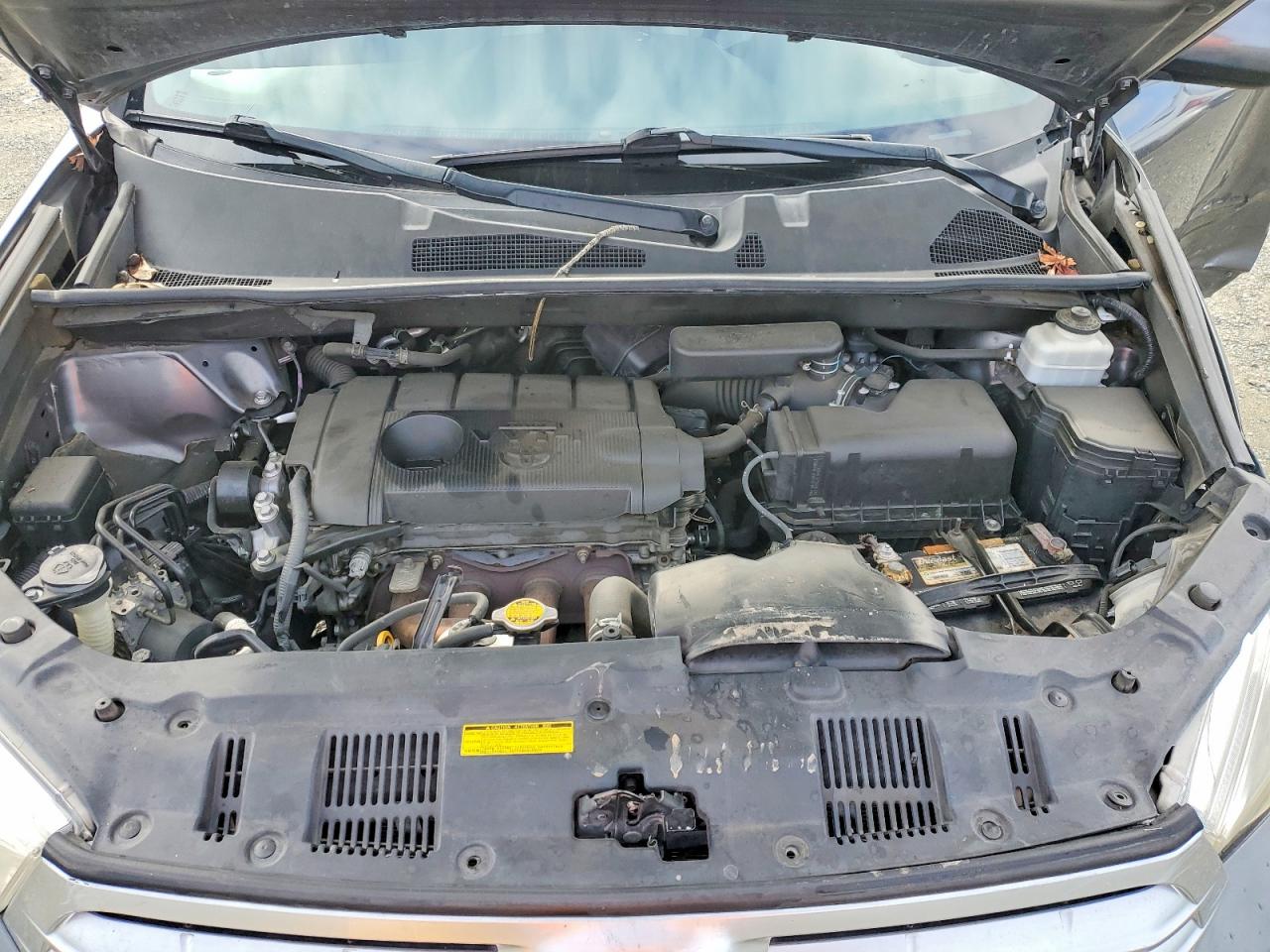 2012 TOYOTA HIGHLANDER BASE photo 12