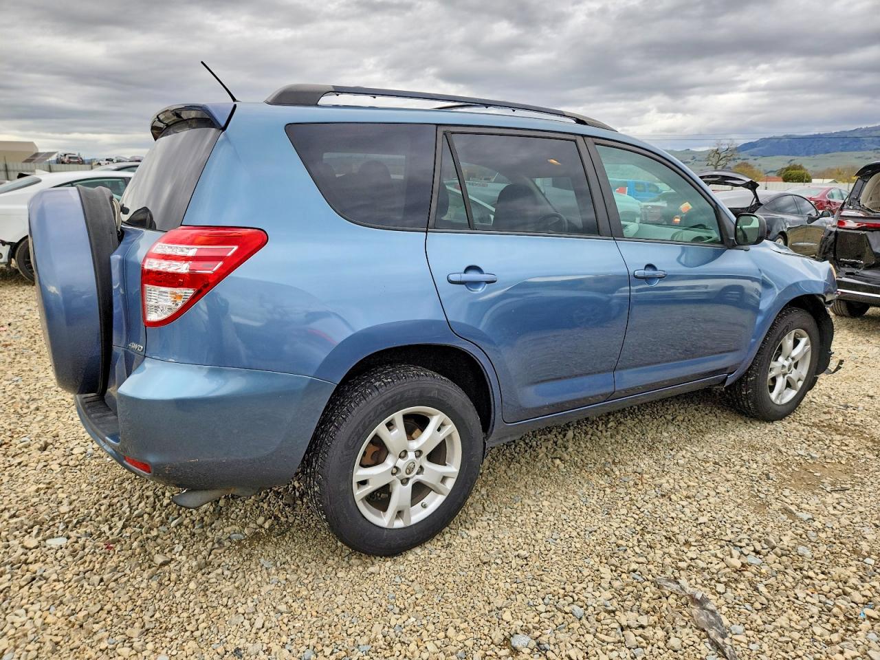 2012 TOYOTA RAV4 photo 3